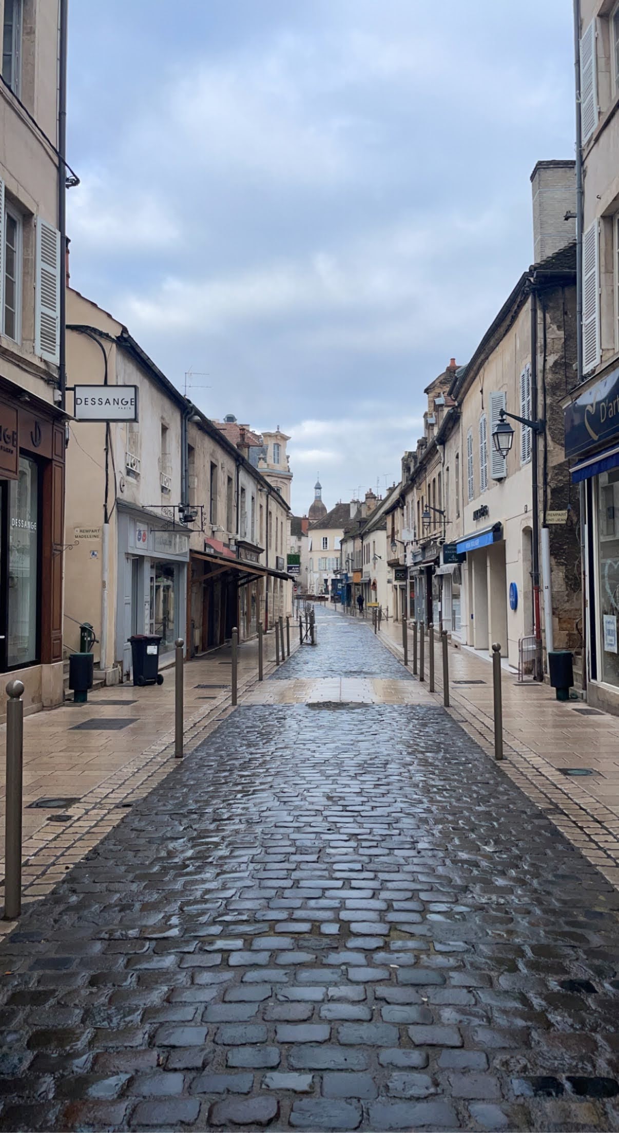 Walking through the rainy cobblestone streets in Beaune, France. Felt like I was walking through Europe 100 years ago!