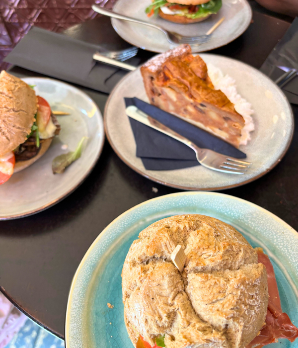 Brunch at an authentic Italian café in Amsterdam, the Netherlands, with classic Italian sandwiches and apple pie for dessert.